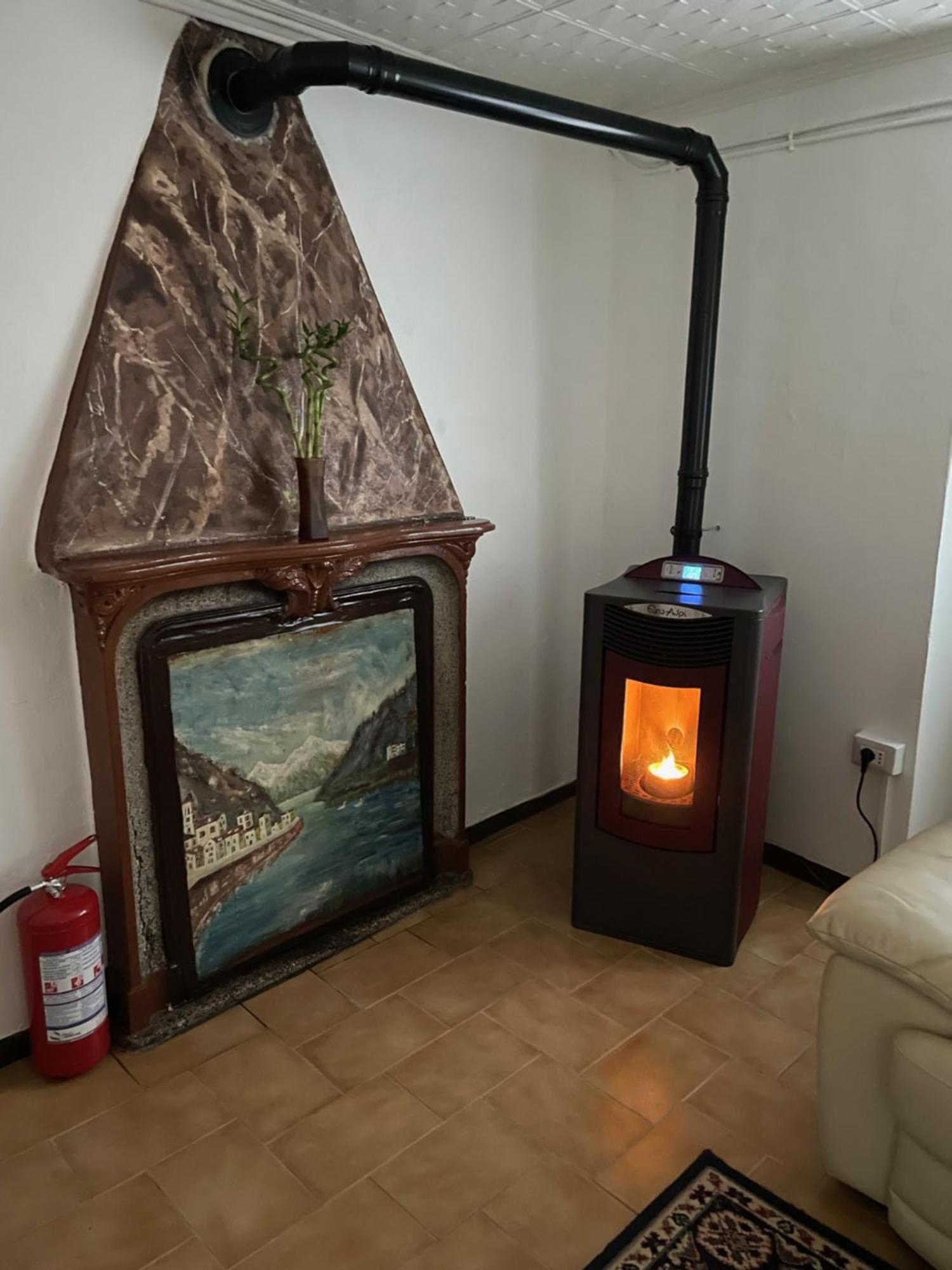 Ca Rosina Casavacanze Brusimpiano Bagian luar foto